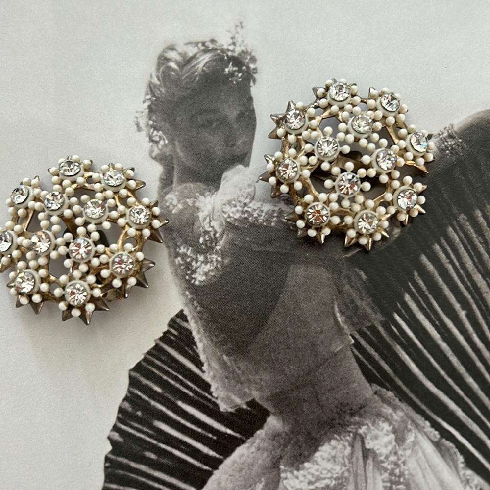 Vintage 1960 statement clip earrings